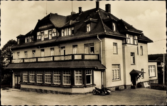 Postcard Hartha Hintergersdorf Tharandt in the Ore Mountains, FDGB convalescent home Forsthaus, motorcycle