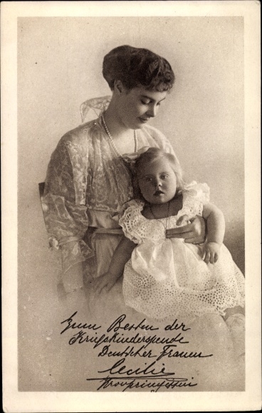 Postcard Crown Princess Cecilie of Prussia, portrait with Princess Alexandrine