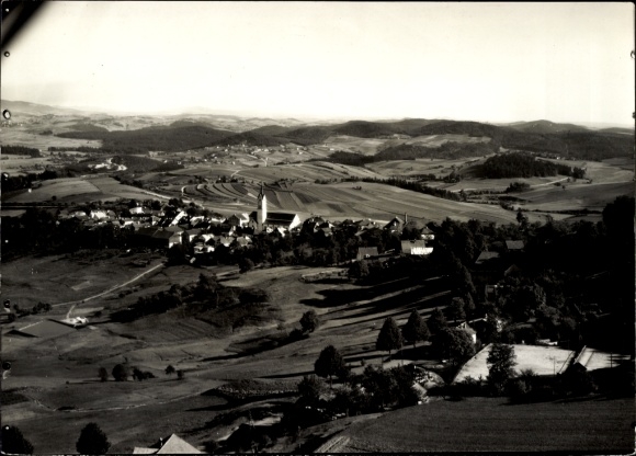 Ak Alfdorf in Württemberg, Blick auf  im Hintergrund die Schwäbische Alb