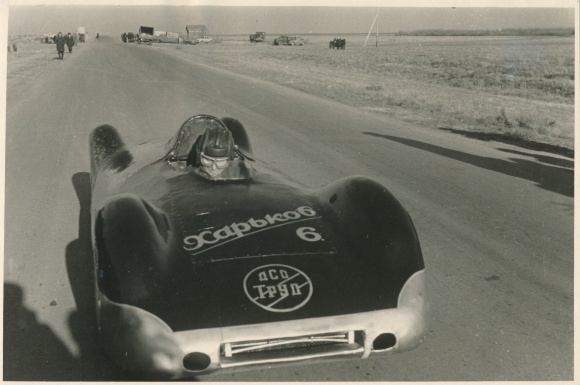 Photo Simferopol Crimea, racing car Kharkov-6, racer V. Nikitin, motor racing