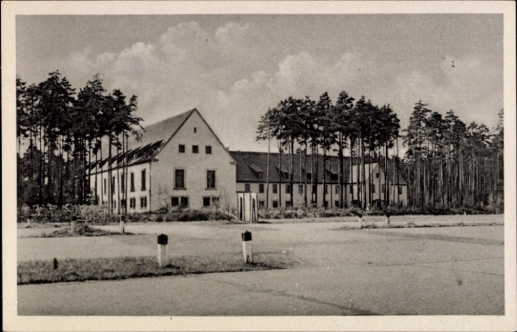 Postcard Hermsdorf in Thuringia, Hermsdorfer Kreuz rest area, Thuringia, around 1950, wooded surroundings