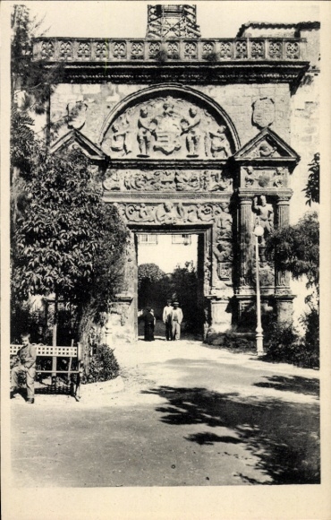 Postcard Córdoba Argentina, gate with reliefs, trees, people, street, bench