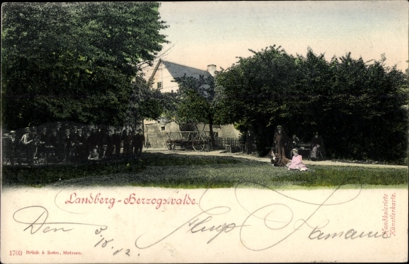 Postcard Herzogswalde Wilsdruff in Saxony, Landberg, group of children in the shade of a tree, family