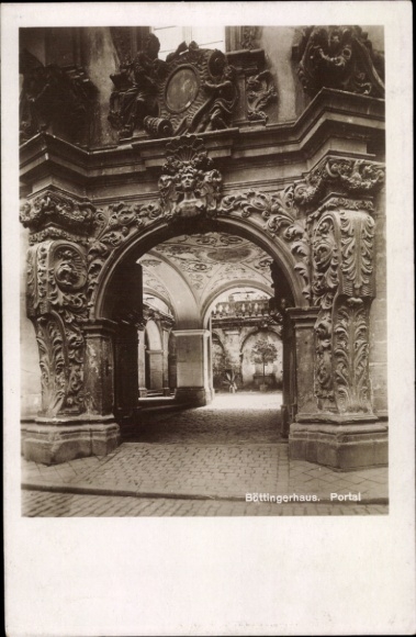 Photo Postcard Bamberg Upper Franconia, Böttingerhaus, view through an archway