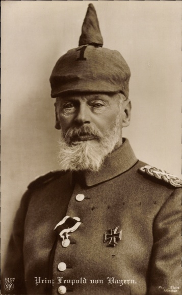 Postcard Prince Leopold of Bavaria, portrait, uniform, Iron Cross, spiked helmet