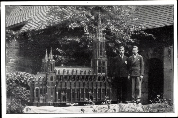 Postcard Ulmer Münster, model built by the brothers Johann and Wilhelm Dreikausen from Cologne