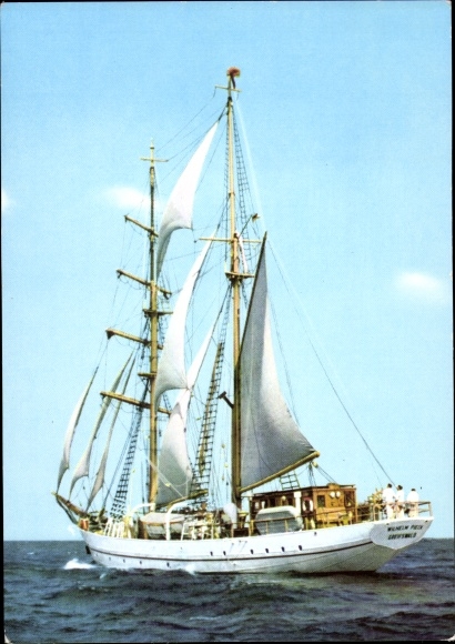 Ak Segelschulschiff Wilhelm Pieck auf dem Meer