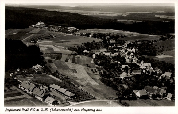 Ak Rodt Loßburg im Schwarzwald, Luftaufnahme, Schwarzwald,  Felder, Häuser, Flugzeugsicht