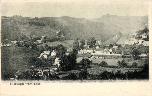 Ak Lustleigh Devon England, Aussicht von Osten, ländliche Landschaft, Hügel, Häuser