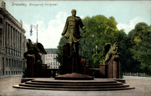 Ak Dresden Altstadt, Bismarck-Denkmal, Statue,  Grünanlagen