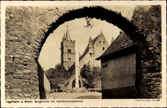 Postcard Ingelheim am Rhein, castle church with a monument to the fallen