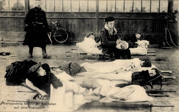 Picture wounded Belgian soldiers on transport, WWI