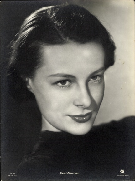 Postcard actress Ilse Werner, portrait