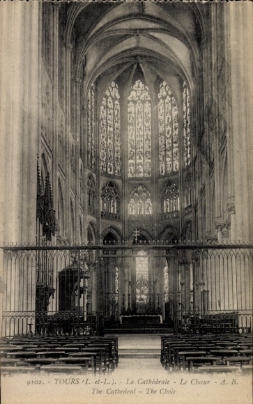 Ak Tours Indre et Loire, Kathedrale, Innenansicht, Chor, gotische Fenster