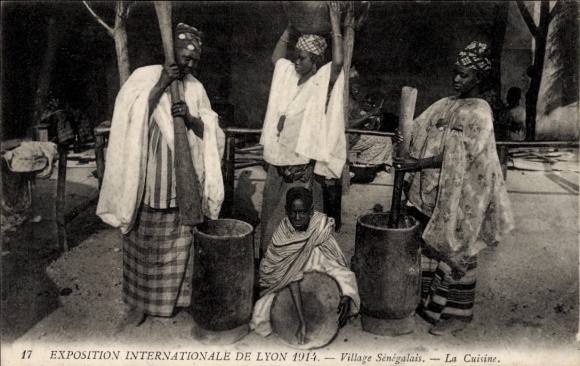CPA Lyon Rhône, Exposition Internationale 1914, Village Senegalais, Cuisine