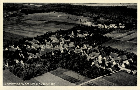 Ak Temmenhausen Dornstadt bei Ulm, Luftaufnahme von  Weite Landschaft, Wohnhäuser, Felder