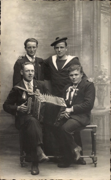 Photo Postcard Four men, accordion player, sailor