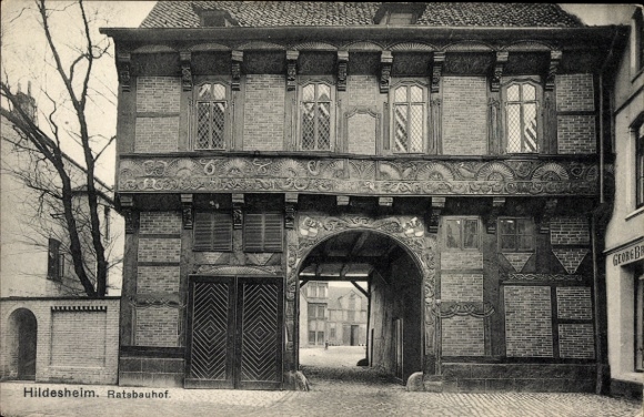 Postcard Hildesheim in Lower Saxony, Ratsbauhof, architecture, decorated facade