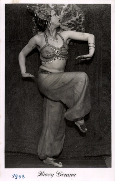 Postcard dancer Lissy Genina, portrait