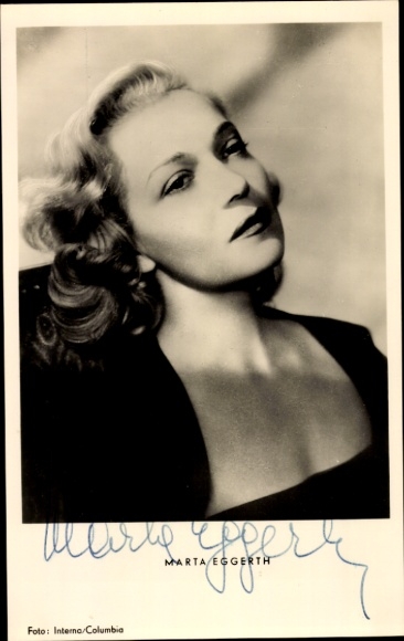 Postcard actress Marta Eggerth with wavy hair, autograph