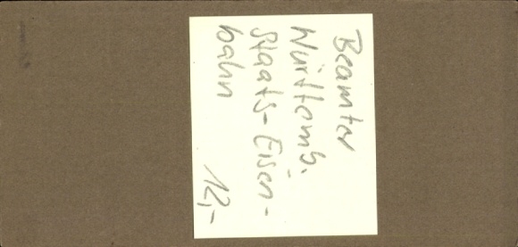 CdV-functionaris van de Württembergse Staatsspoorwegen, portret in dienstuniform