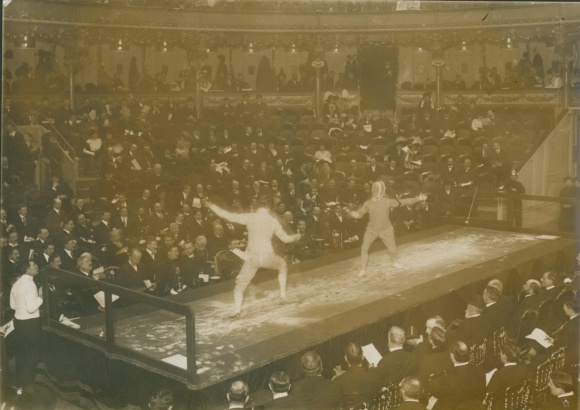 Photo Paris, fencing match 1912, fencer Drouard