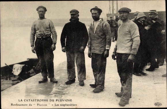 Postcard La Catastrophe du Pluviôse, Q 51, Renflouement, Les Scaphandriers, salvage French submarine