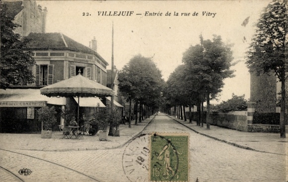 Ak Villejuif Val de Marne, Straße mit Bäumen, Café, Menschen, alte Gebäude, Poststempel