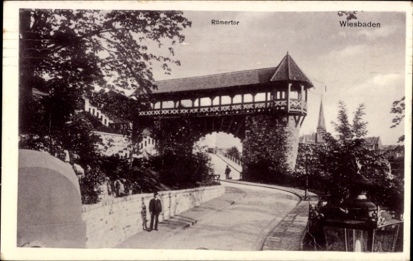 Ak Wiesbaden in Hessen, Römertor
