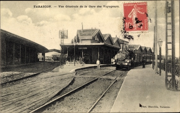 Postcard Tarascon Bouches du Rhône, Voyageurs station, General view
