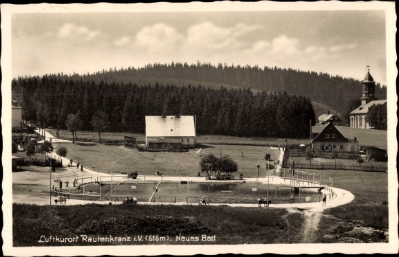 Ak Rautenkranz im Vogtland, Neues Bad, Freibad, Schwimmbad, Kirche