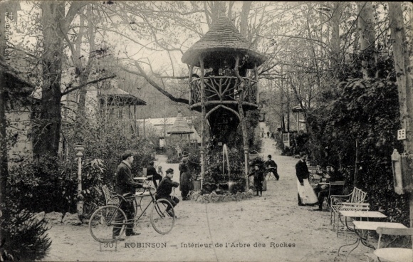 PC Robinson Hauts de Seine, Antérieur de l'Arbre des Roches, man with bicycle