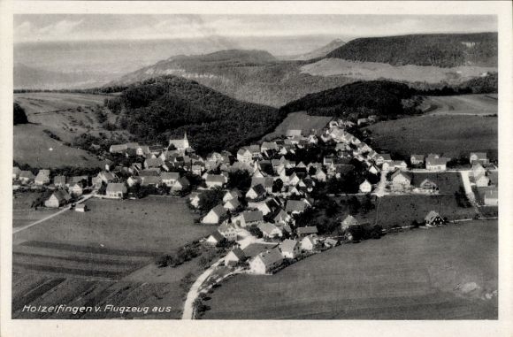 Postcard Holzelfingen Lichtenstein Baden Württemberg, aerial view of rural surroundings, numerous
