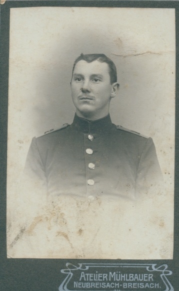 CdV French soldier in uniform, portrait, Regiment 142, photographer Mühlbauer Neubreisach Breisach