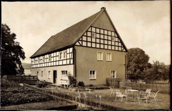 Photo Altenhellefeld Sundern Sauerland, half-timbered house, garden