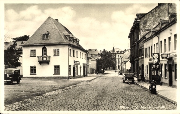 Ansichtkaart Bitburg in de Eifel, Adolf Hitlerstraat, tankstation Standaard