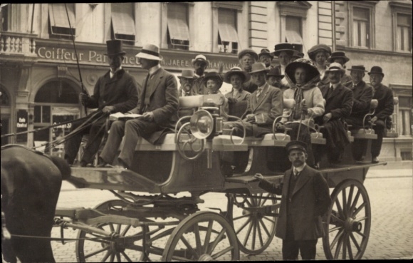 Photo Postcard United Munich Tourist Tours, bus