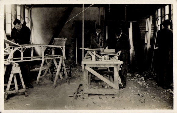 Postcard Soest Utrecht Netherlands, sanatorium, occupational therapy, carpentry