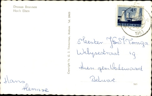 Postcard Hoch Elten Emmerich am Rhein, historical building, entrance with person, flags, stones, rural
