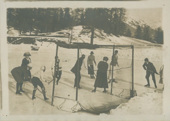 Photo Saint Moritz Canton Graubünden, ice hockey, 1912