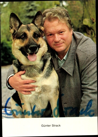 Postcard actor Günter Strack with shepherd dog, autograph
