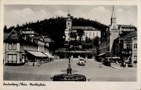 Ak Dorfilm Leutenberg in Thüringen, Marktplatz, Gebäude,  Architektur, Straßenansicht