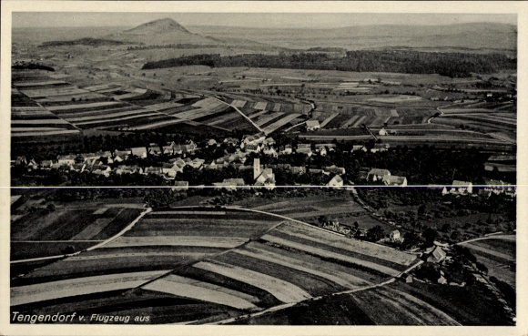 Ak Tengendorf Tengen Dorf Tengen in Baden, Luftbildaufnahme, ländliche Landschaft, Dörfer, Felder