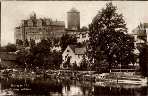 Ak Zschopau im Erzgebirge Sachsen, Schloss Wildeck,  Architektur, Flussansicht, Bäume im Vordergr