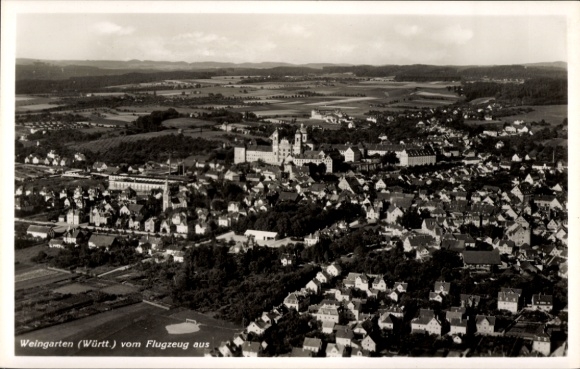 Postcard Weingarten in Württemberg, aerial photograph of Weingarten, airplane view, b/w