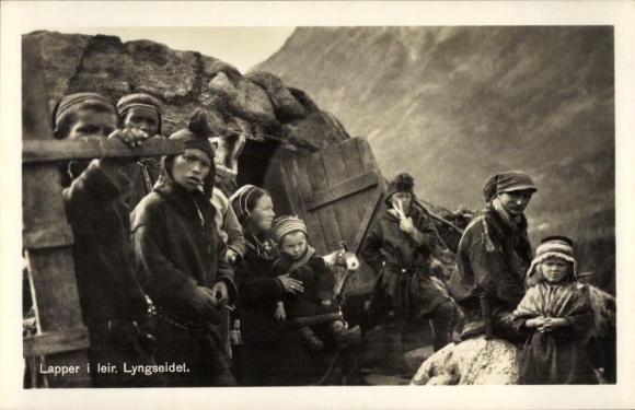 Postcard Lappland, family picture, Lappish costume