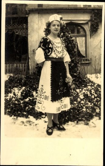 10 alte AK Frauen Portraits, verschiedene Ansichten