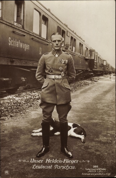Postcard German fighter pilot, Lieutenant Otto Parschau, portrait, railway, sleeping car, Sanke 380