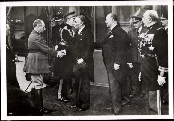 Photo Hoffmann, French General Maurice Gamelin welcomes British Secretary of War Hore Belisha