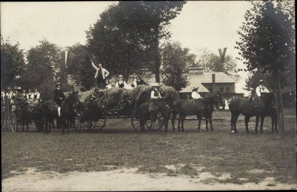 foto Ak Rheda Wiedenbrück in Westfalen, parade, ruiters
